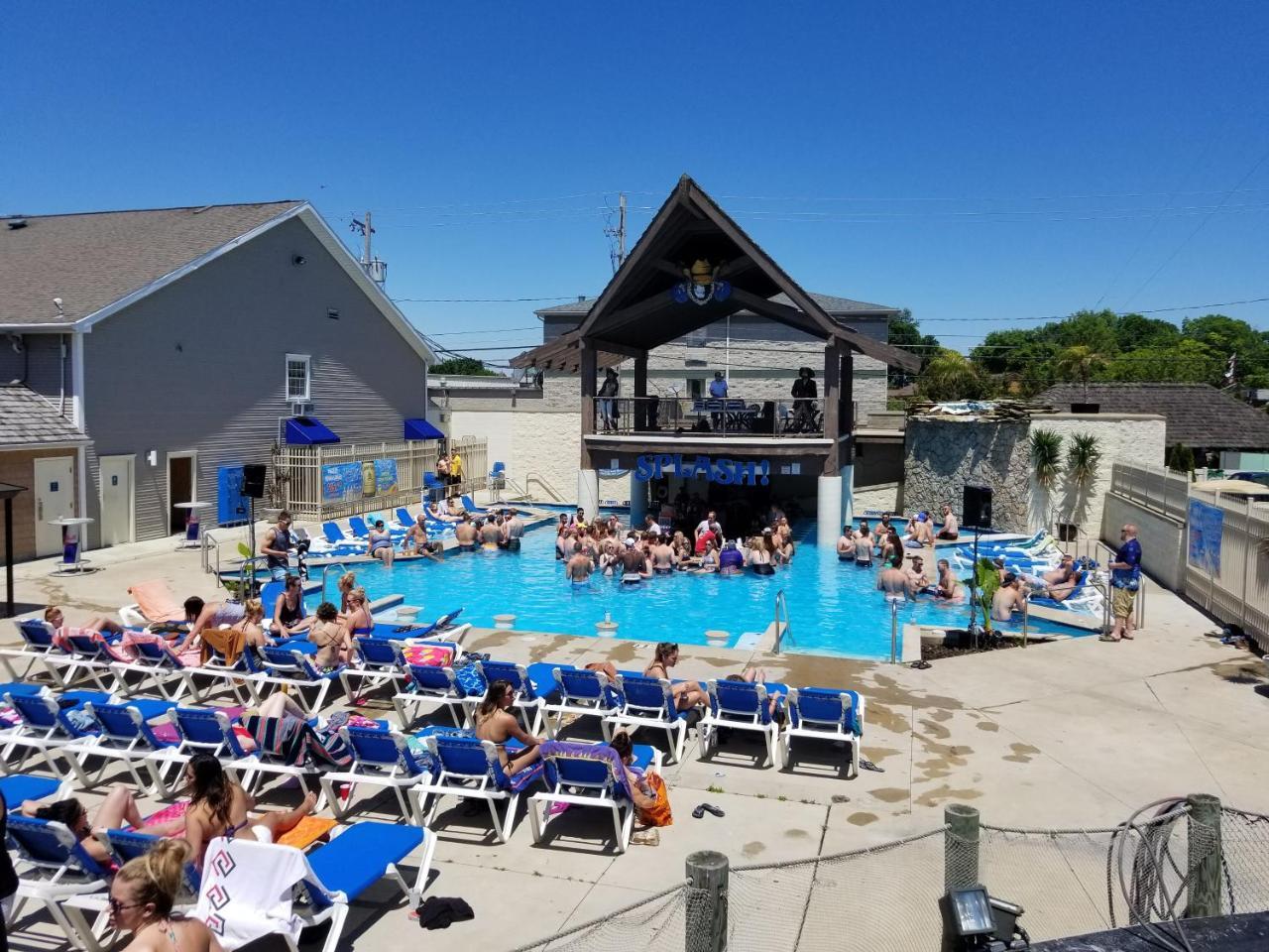 Grand Islander Hotel プットインベイ エクステリア 写真