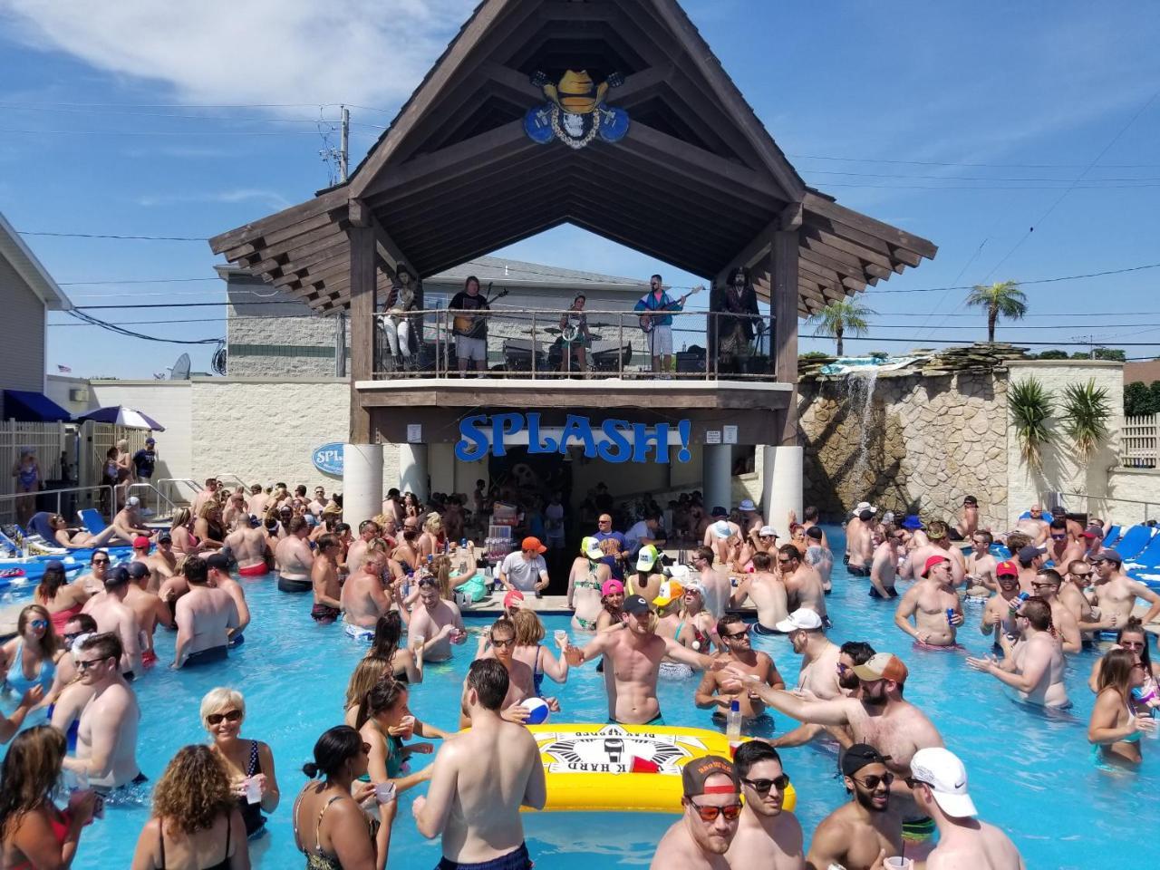 Grand Islander Hotel プットインベイ エクステリア 写真