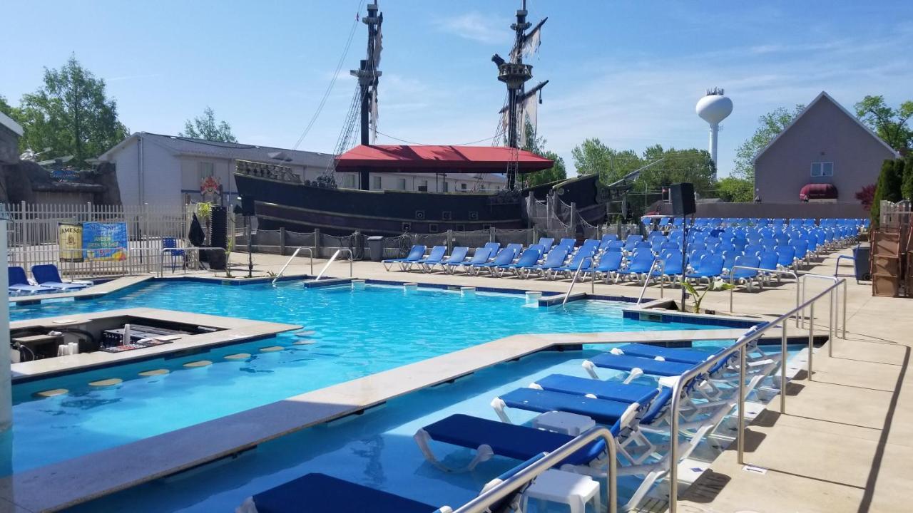 Grand Islander Hotel プットインベイ エクステリア 写真